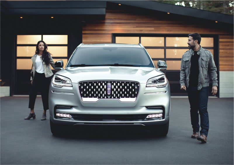 The sparkling grille of the 2023 Lincoln Aviator® Grand Touring model | Beck Lincoln in Palatka FL