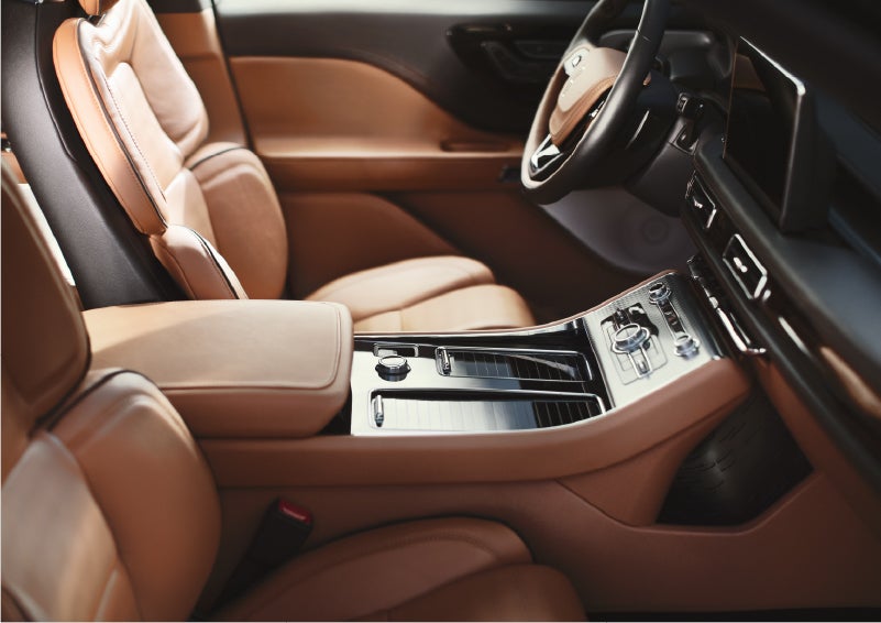 A 2023 Lincoln Aviator® Black Label model is shown in the Flight interior theme | Beck Lincoln in Palatka FL